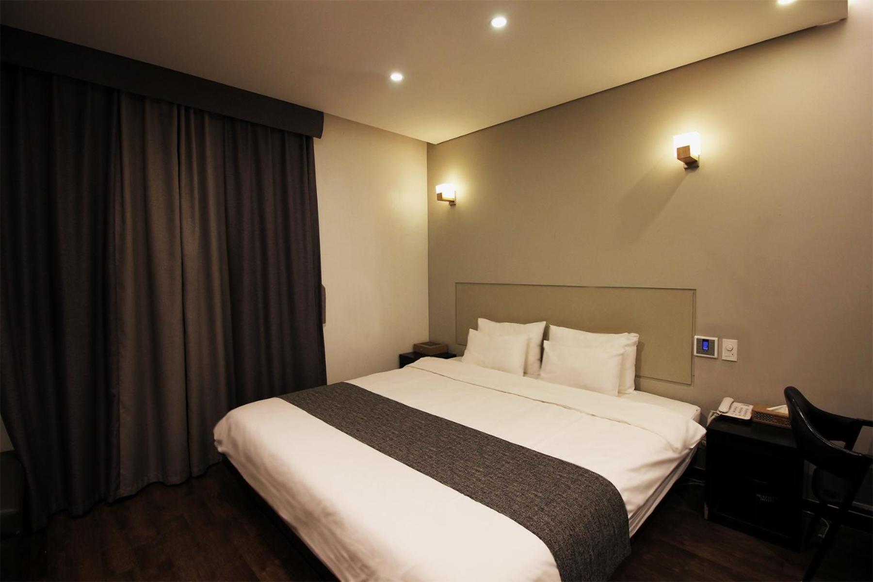 Hotel Seattle B