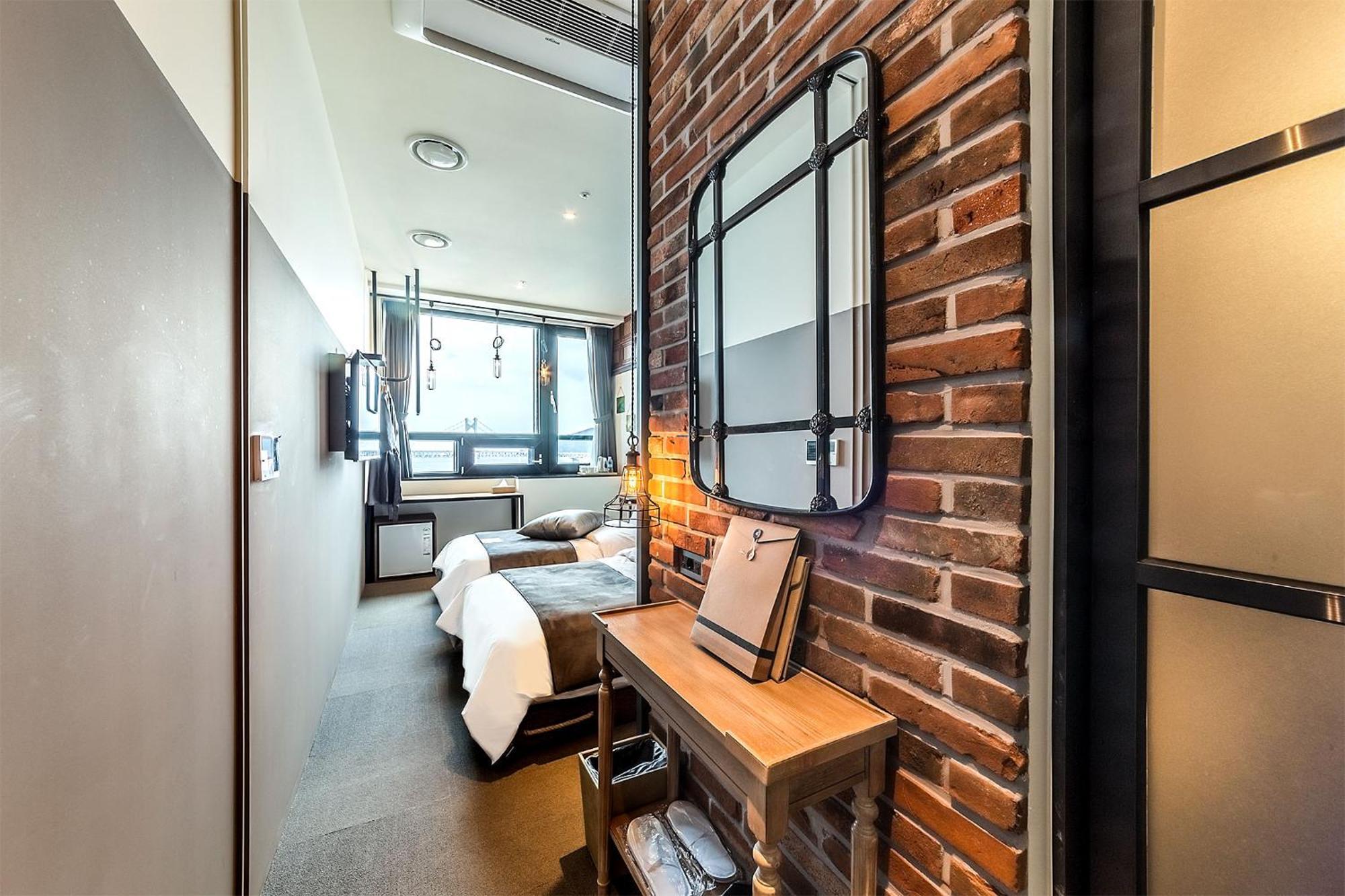 Hotel H Avenue Gwangalli Branch 2*