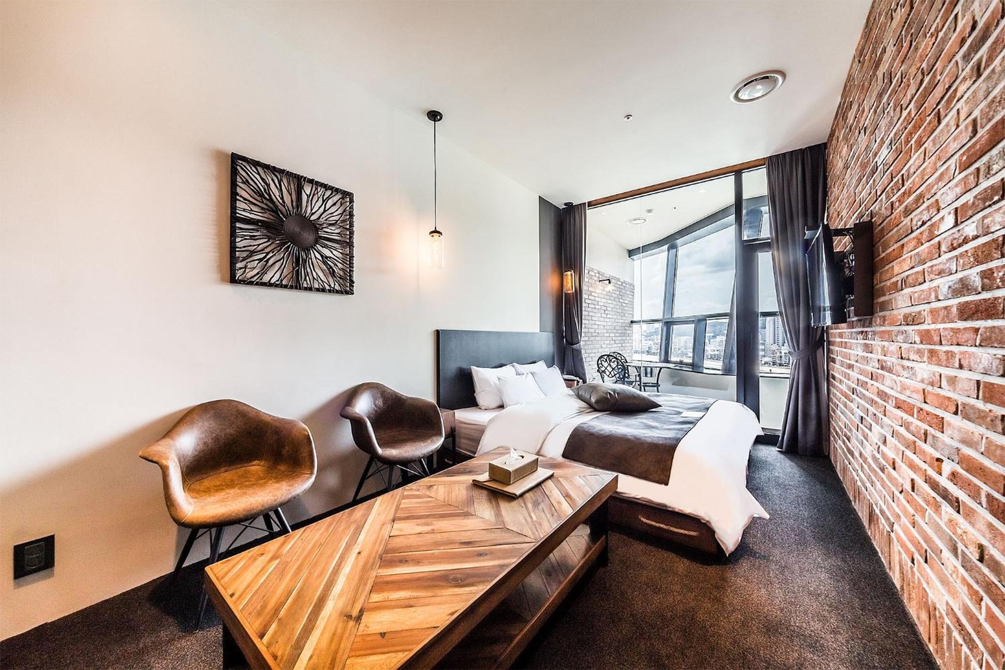 Hotel H Avenue Gwangalli Branch 2*