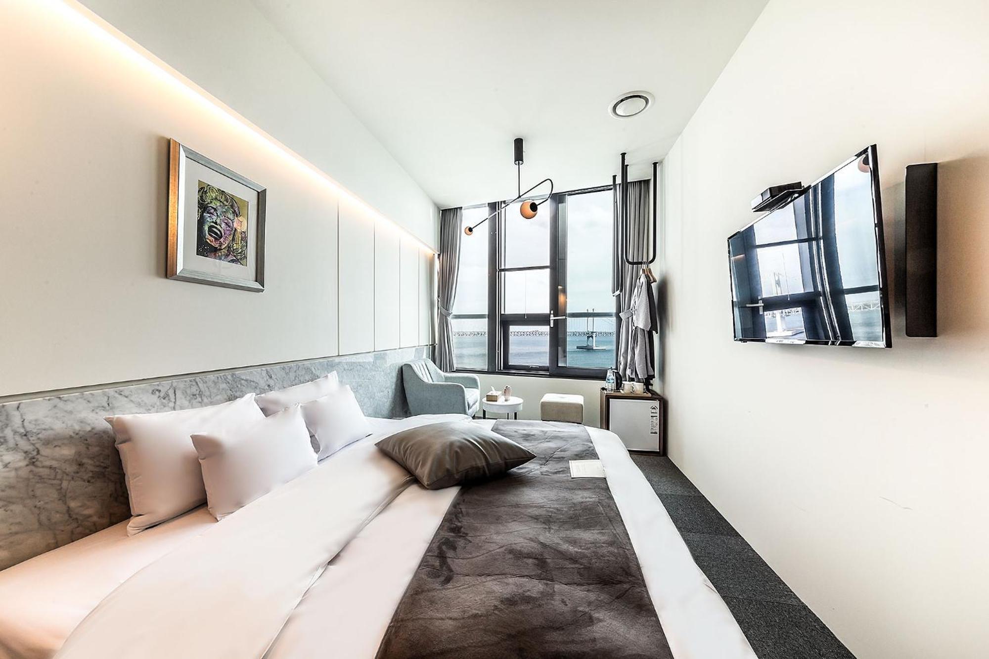 Hotel H Avenue Gwangalli Branch 2*
