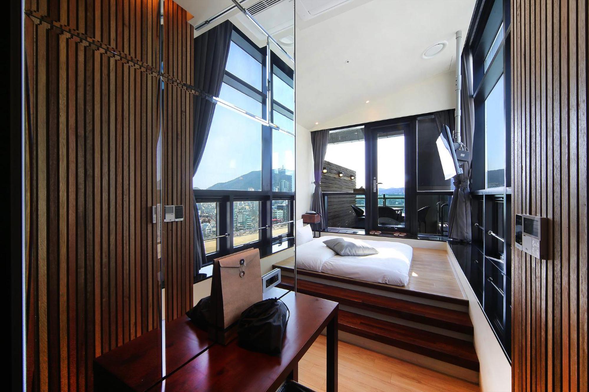 Hotel H Avenue Gwangalli Branch 2*