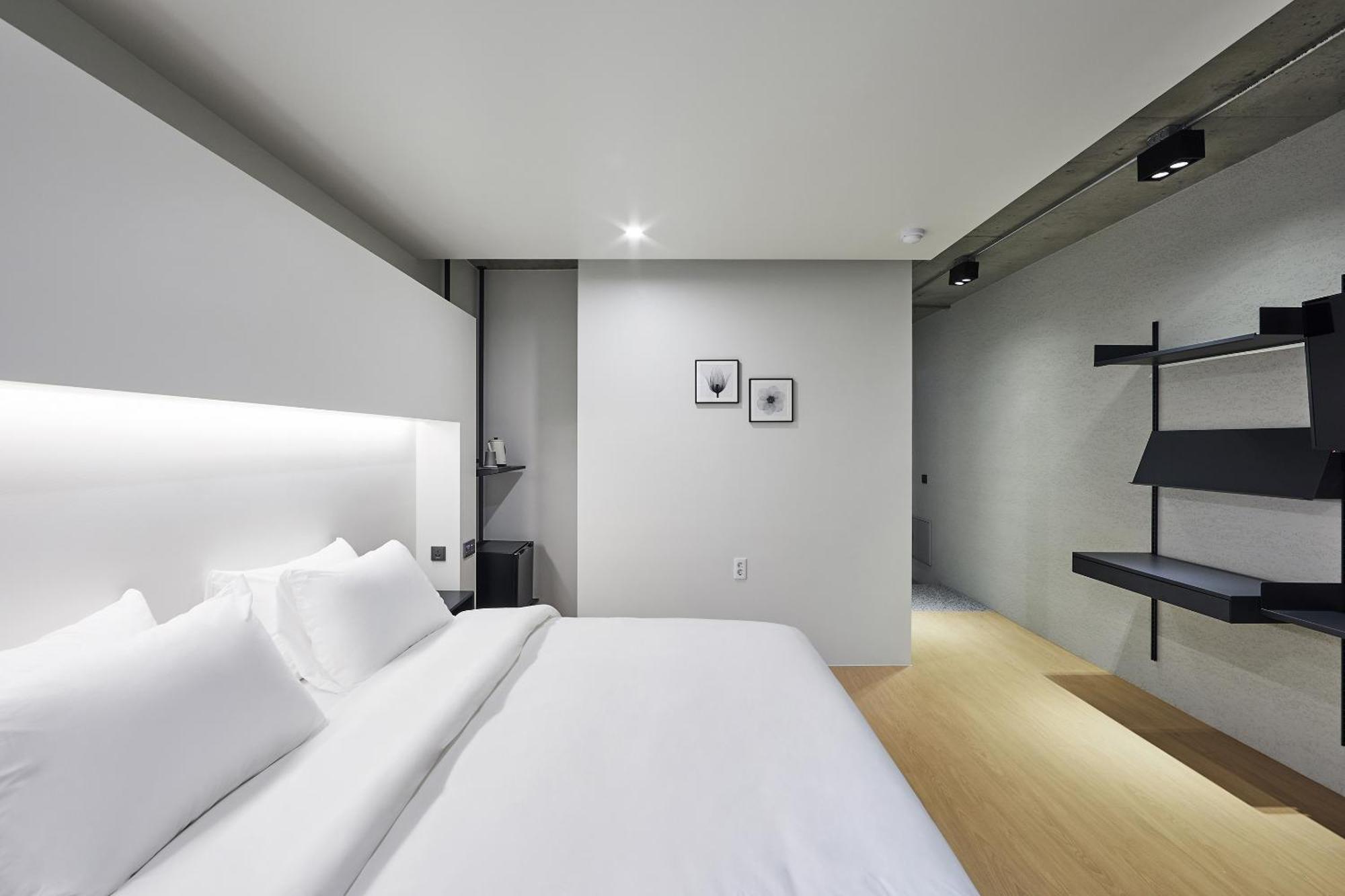 Intro Hotel 2*
