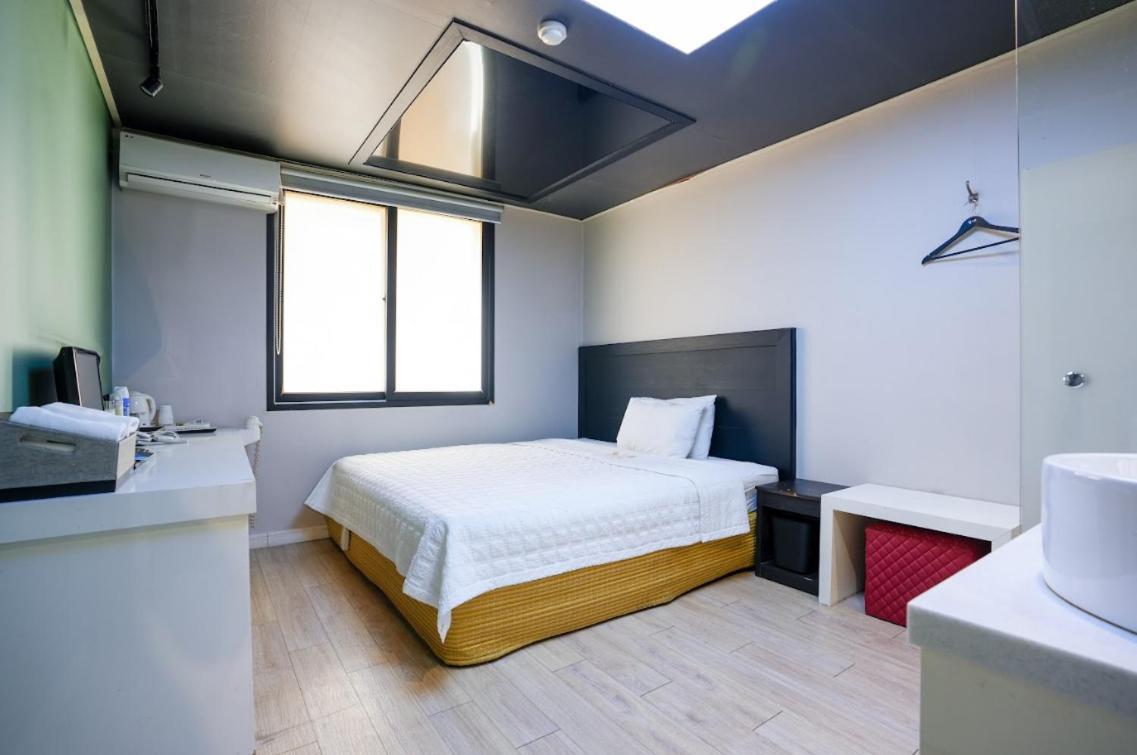 Motel Z Daeyeon *