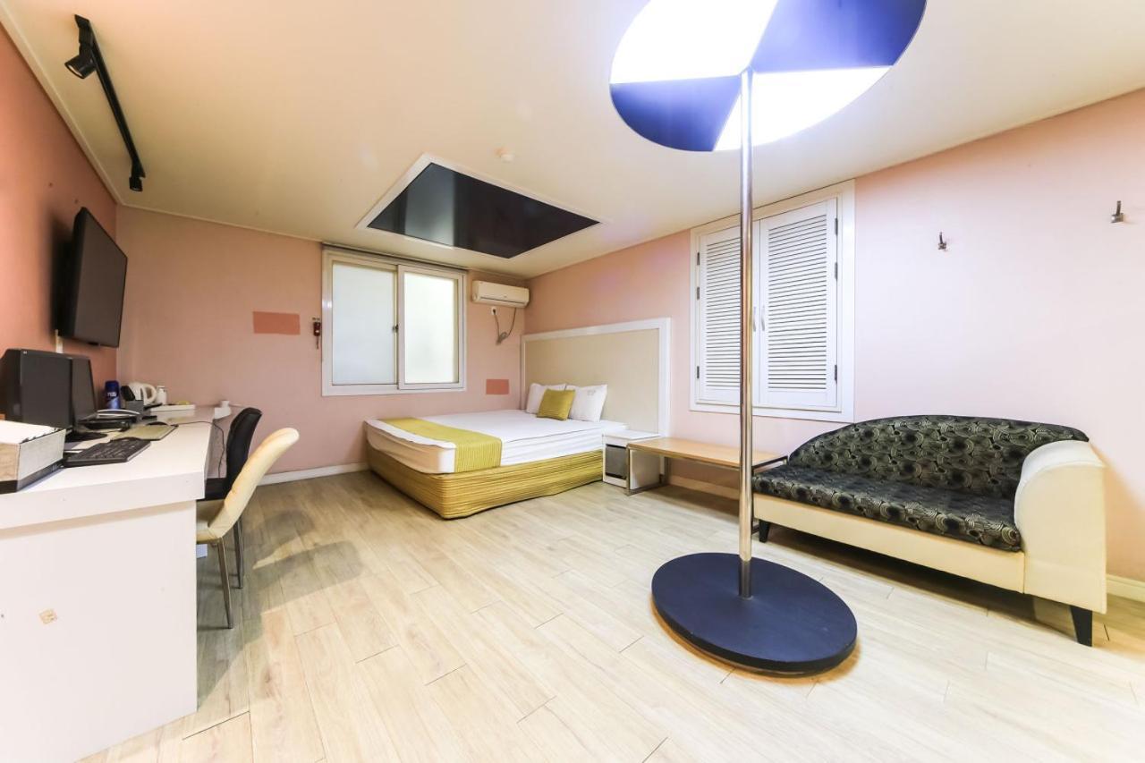 Motel Z Daeyeon Busan
