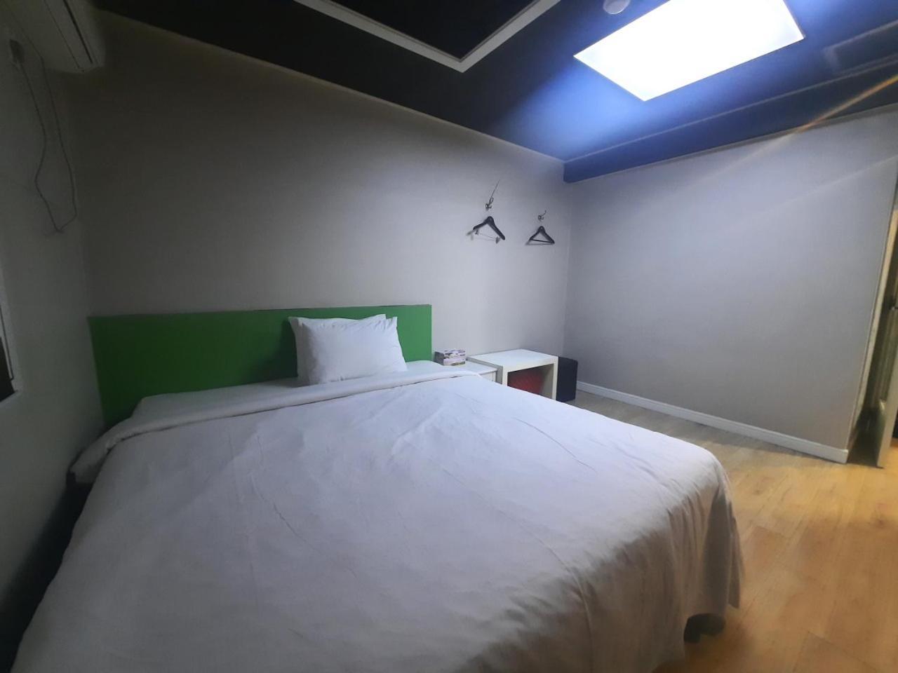 Z Daeyeon Motel Busan