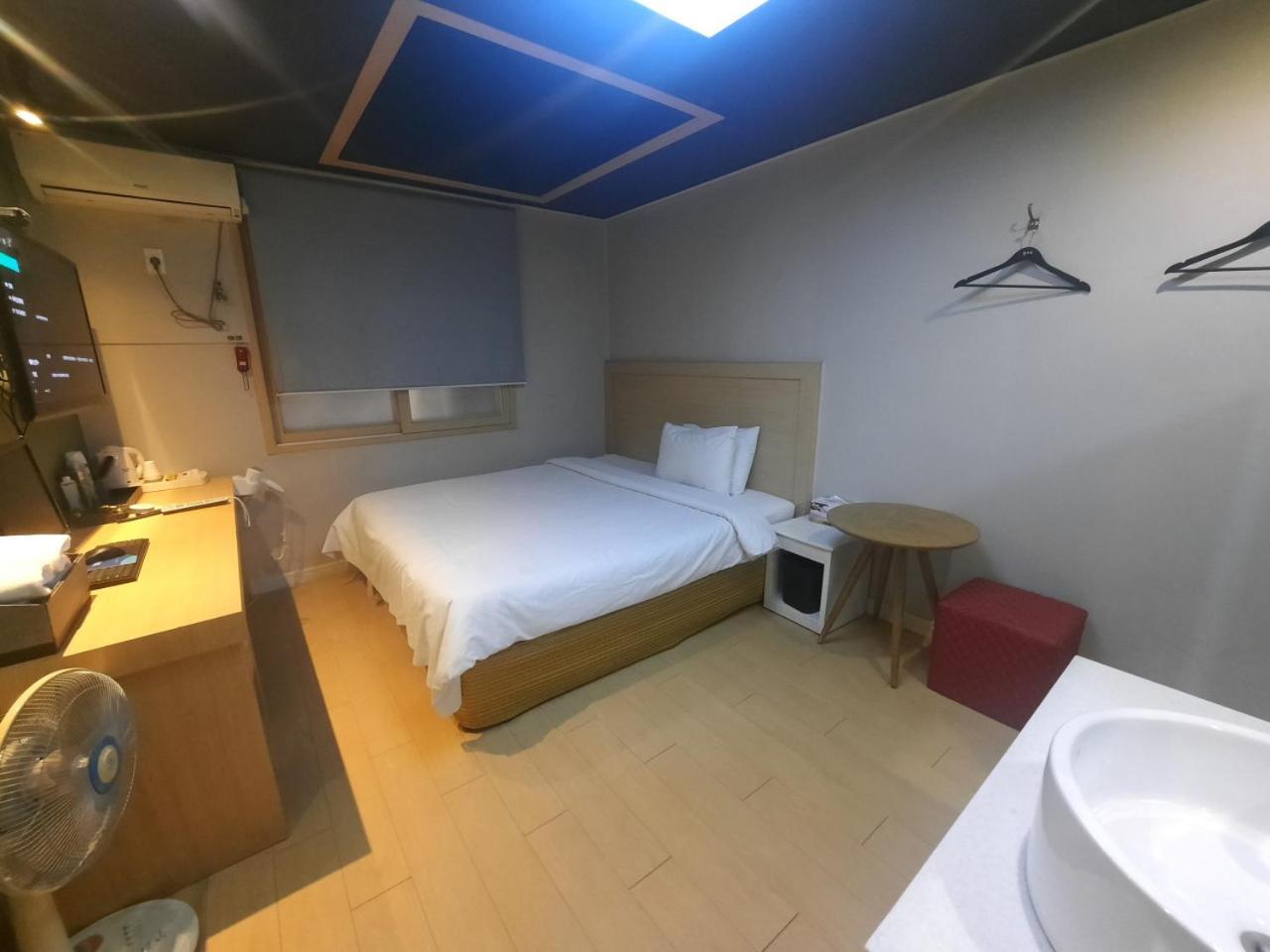 Z Daeyeon Busan
