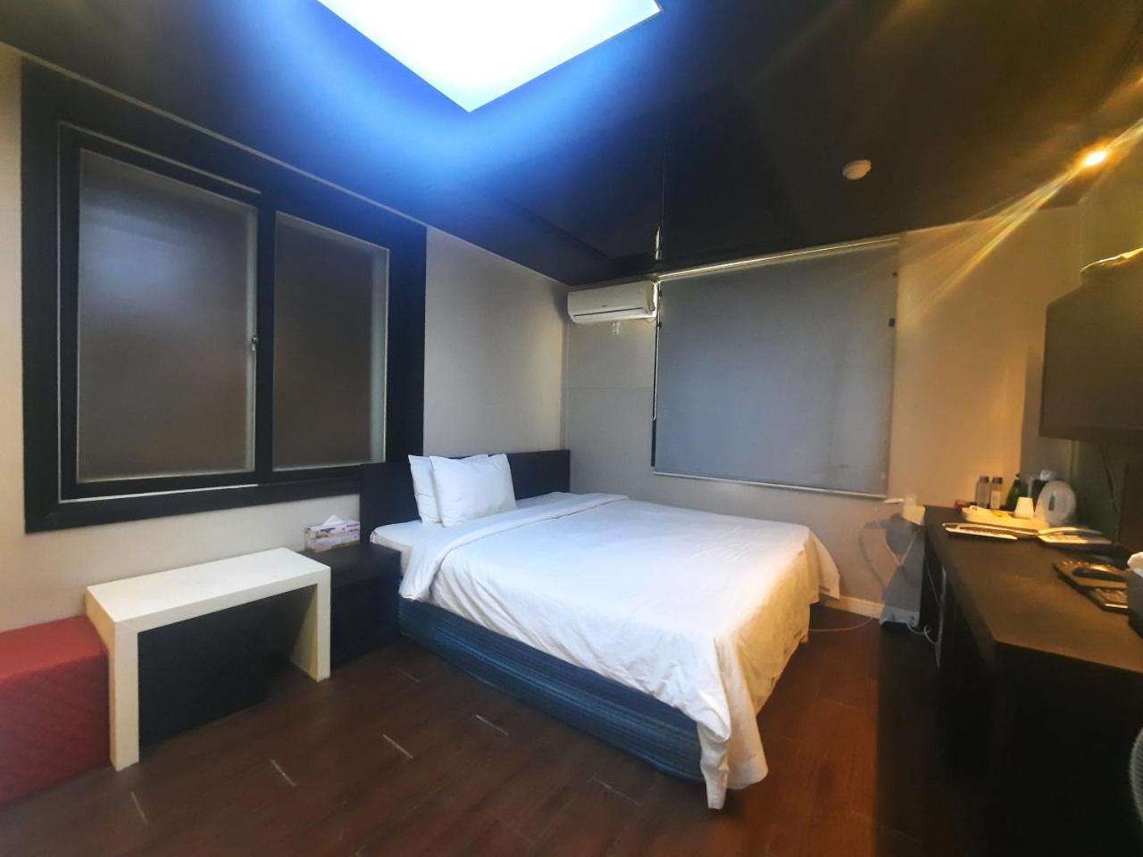 Z Daeyeon * Busan