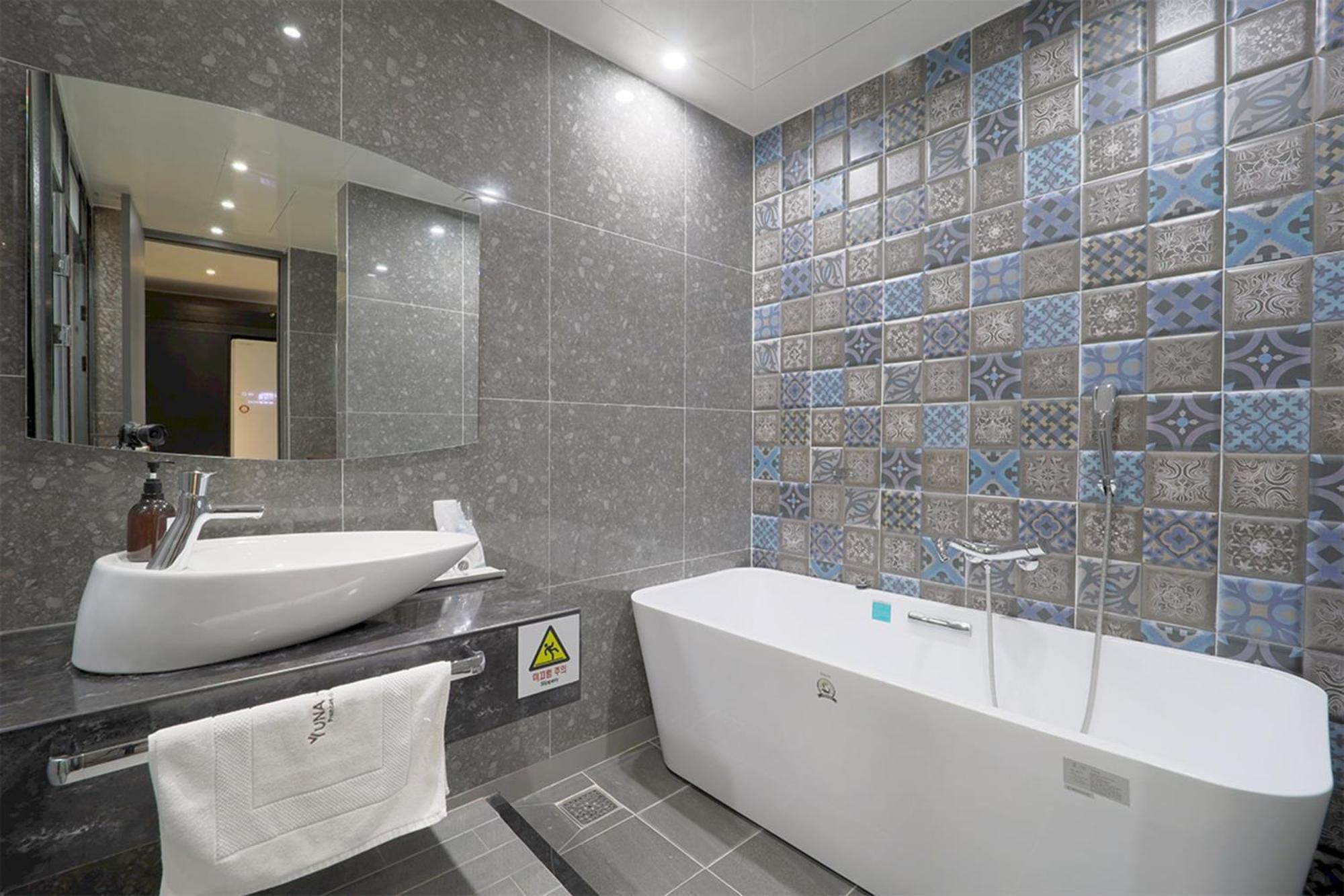 Hotel Yuna Business 2*
