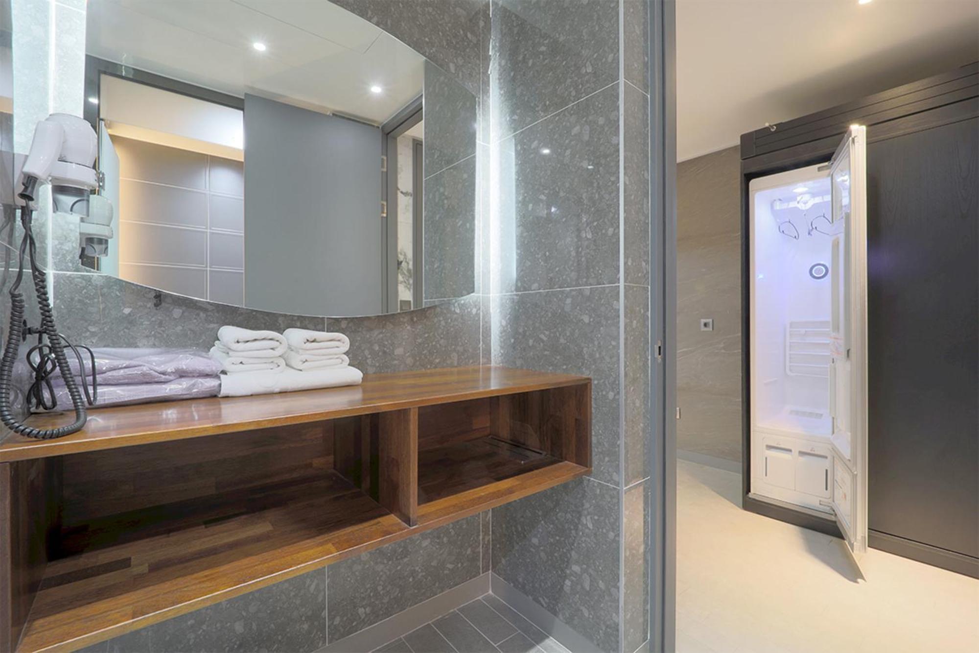 Yuna Business Hotel Busan