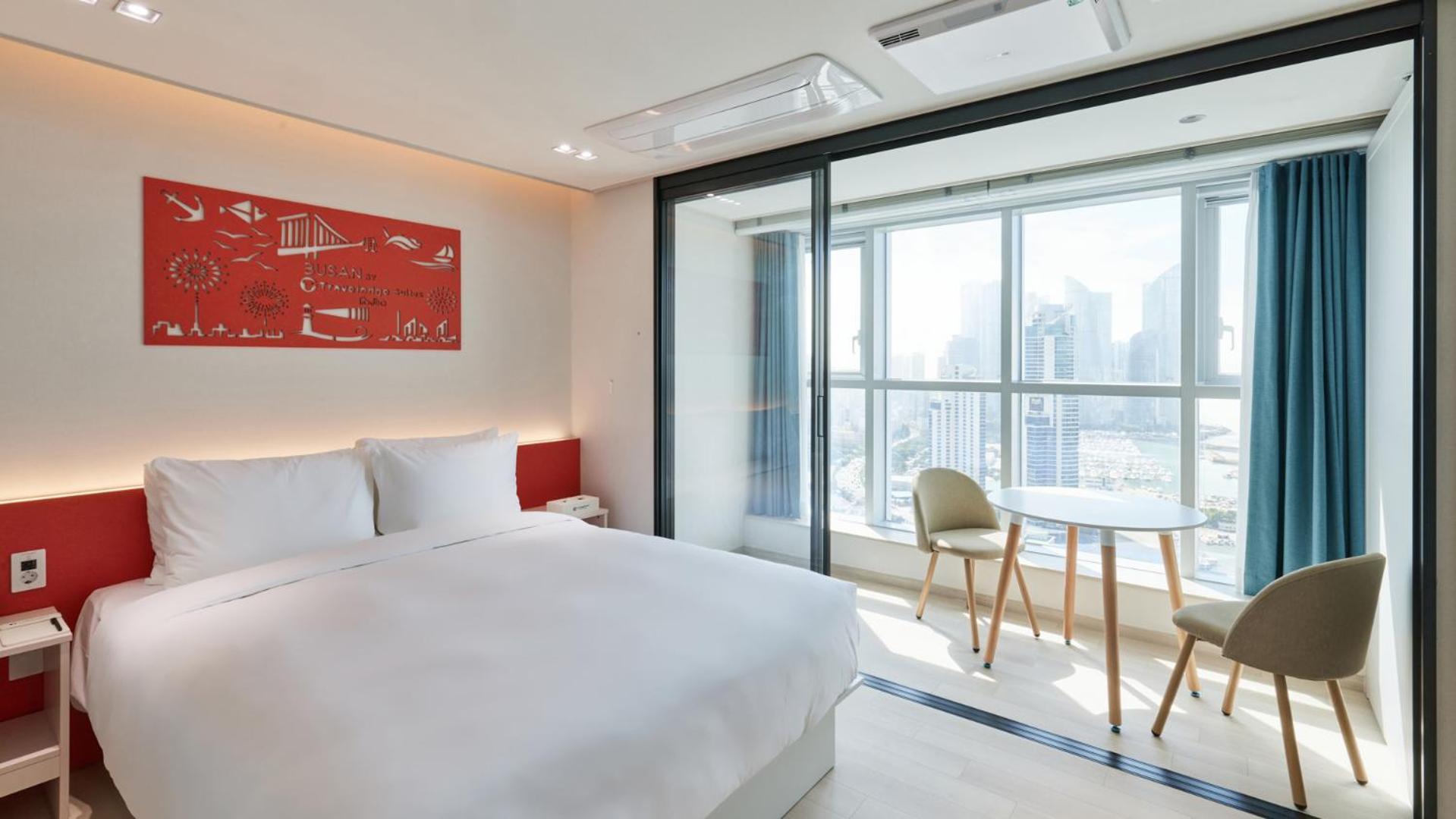 Travelodge Centum Hotel 4*