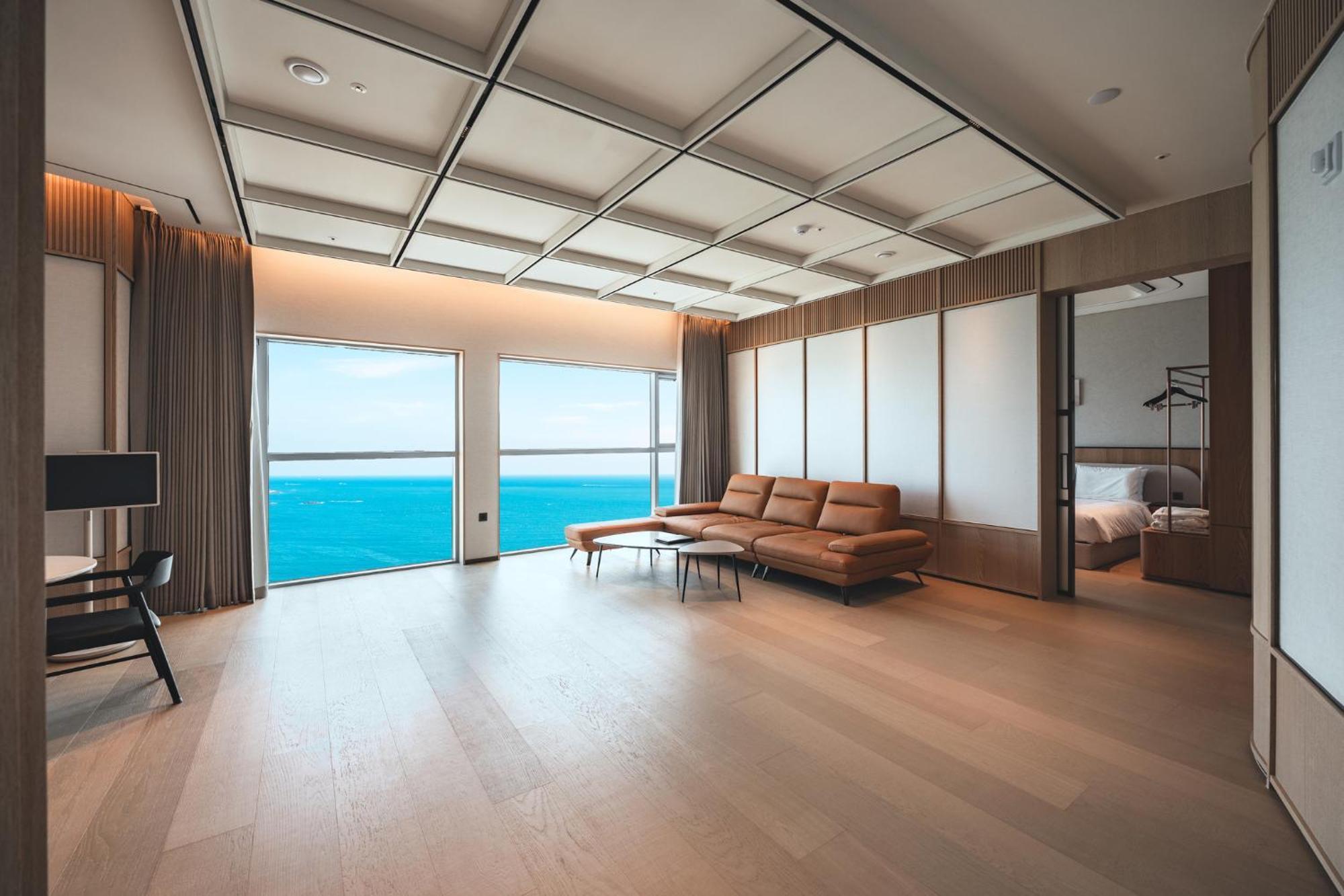 Mer De Laube Khách sạn 4*