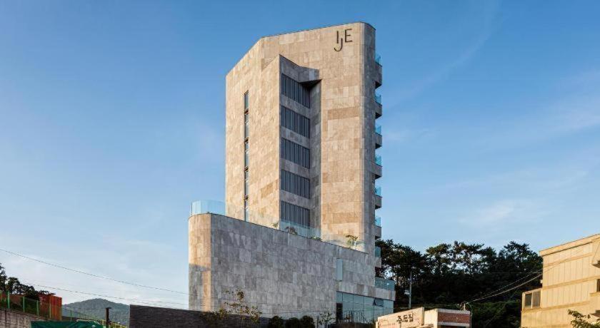 Ije Hotel 4*