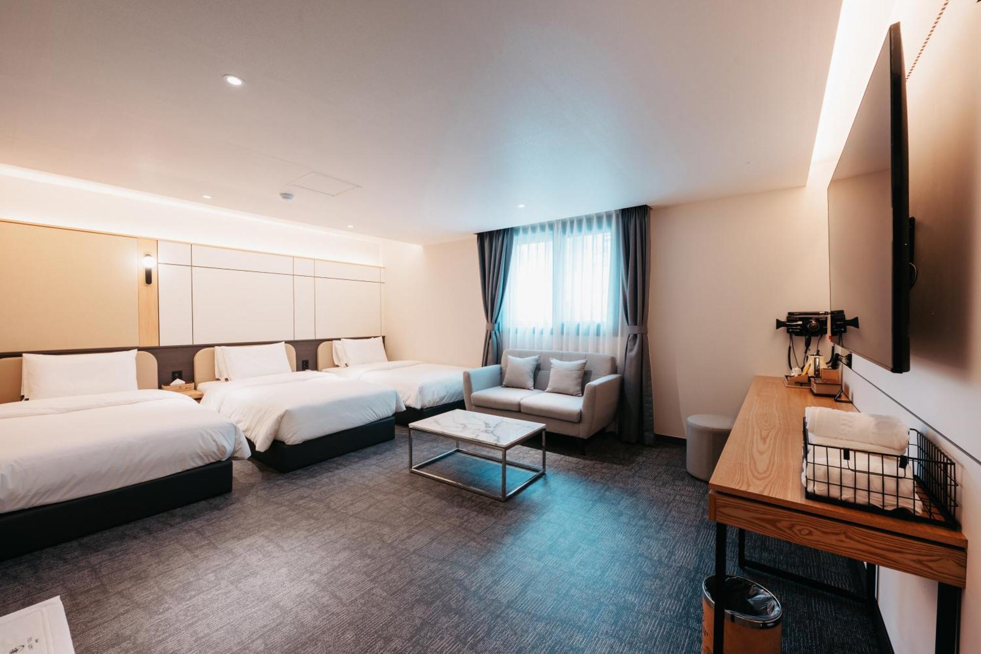 Cozy Tree Seomyeon Hotel *