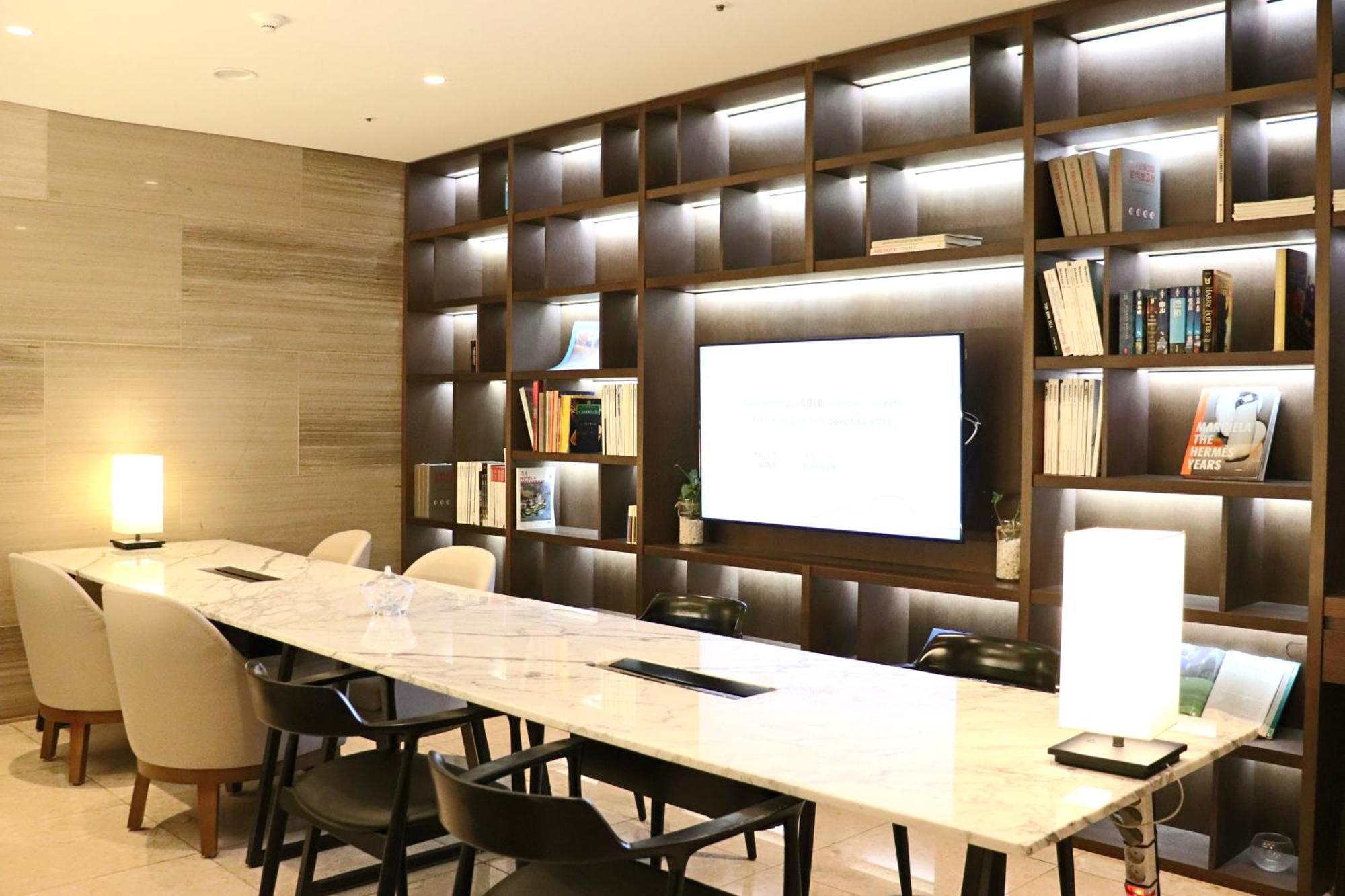 Ramada Encore By Wyndham Station Hotel 3*