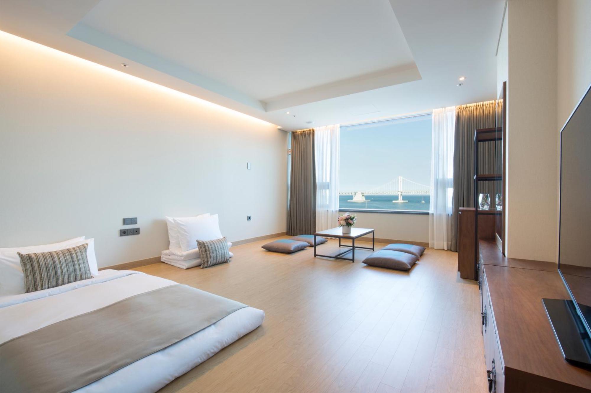 Hotel Bay 3*