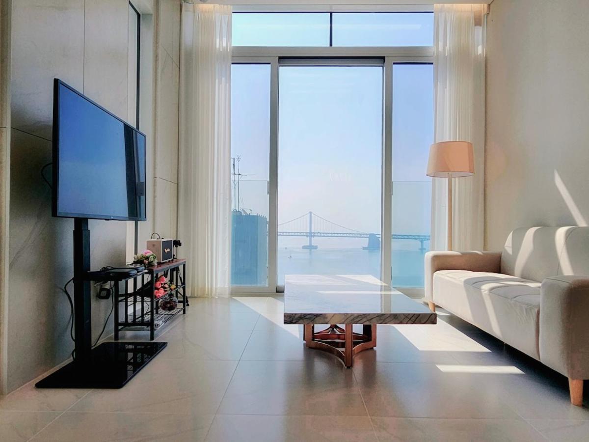 Royal Floor # 2bedrooms 2bathrooms # Bath * Busan