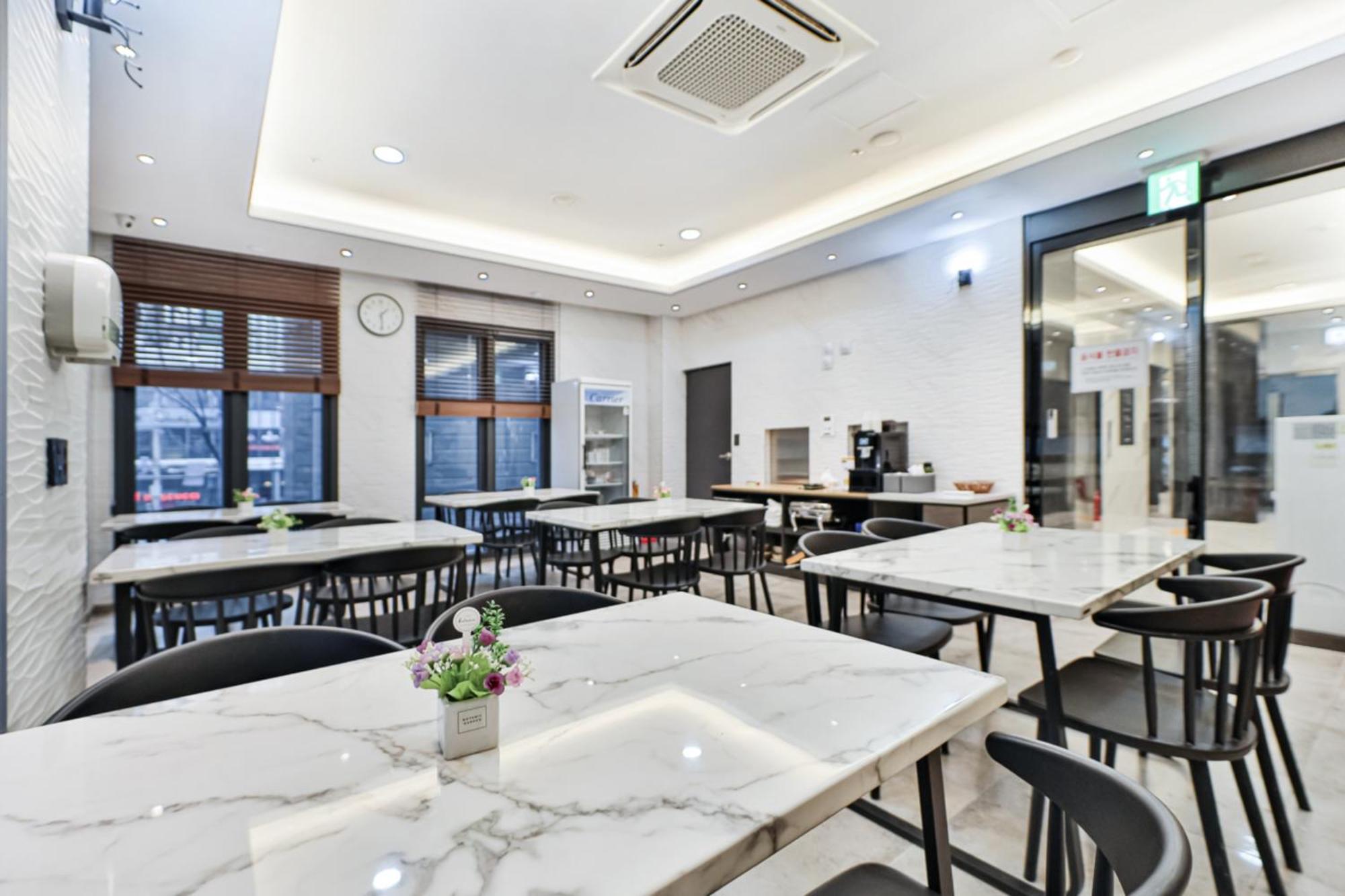 Yuna Business 2* Busan