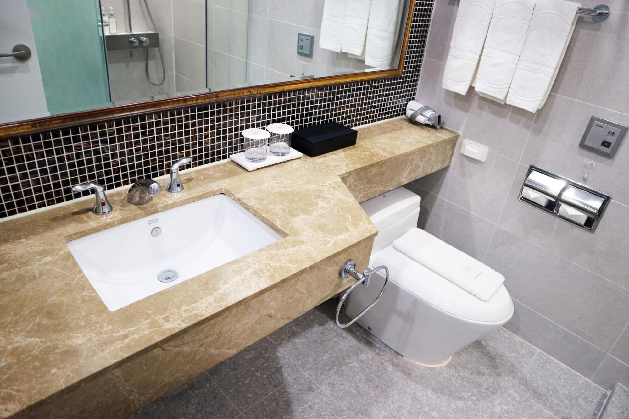 W Centum Khách sạn