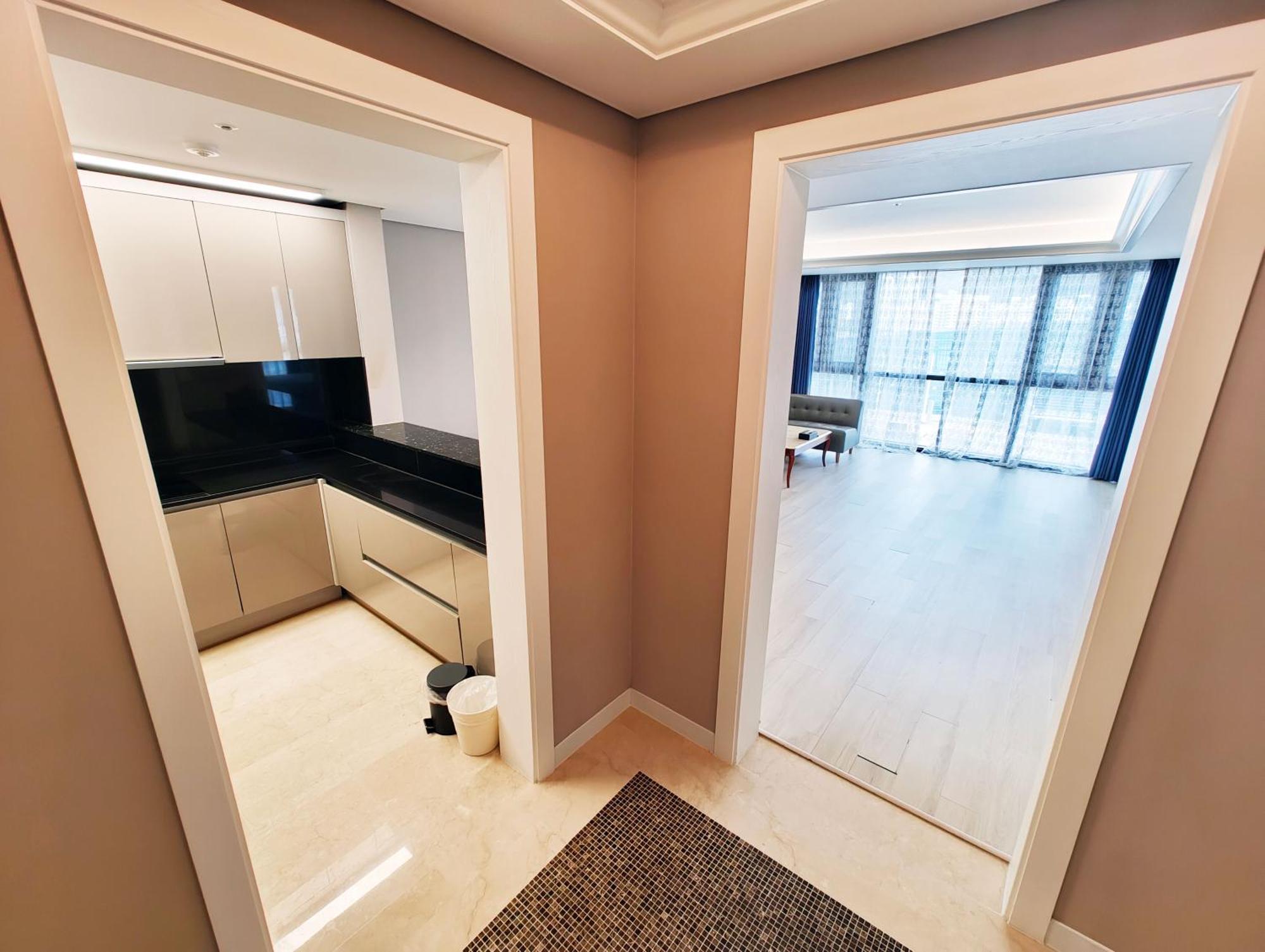 Khách sạn W Centum