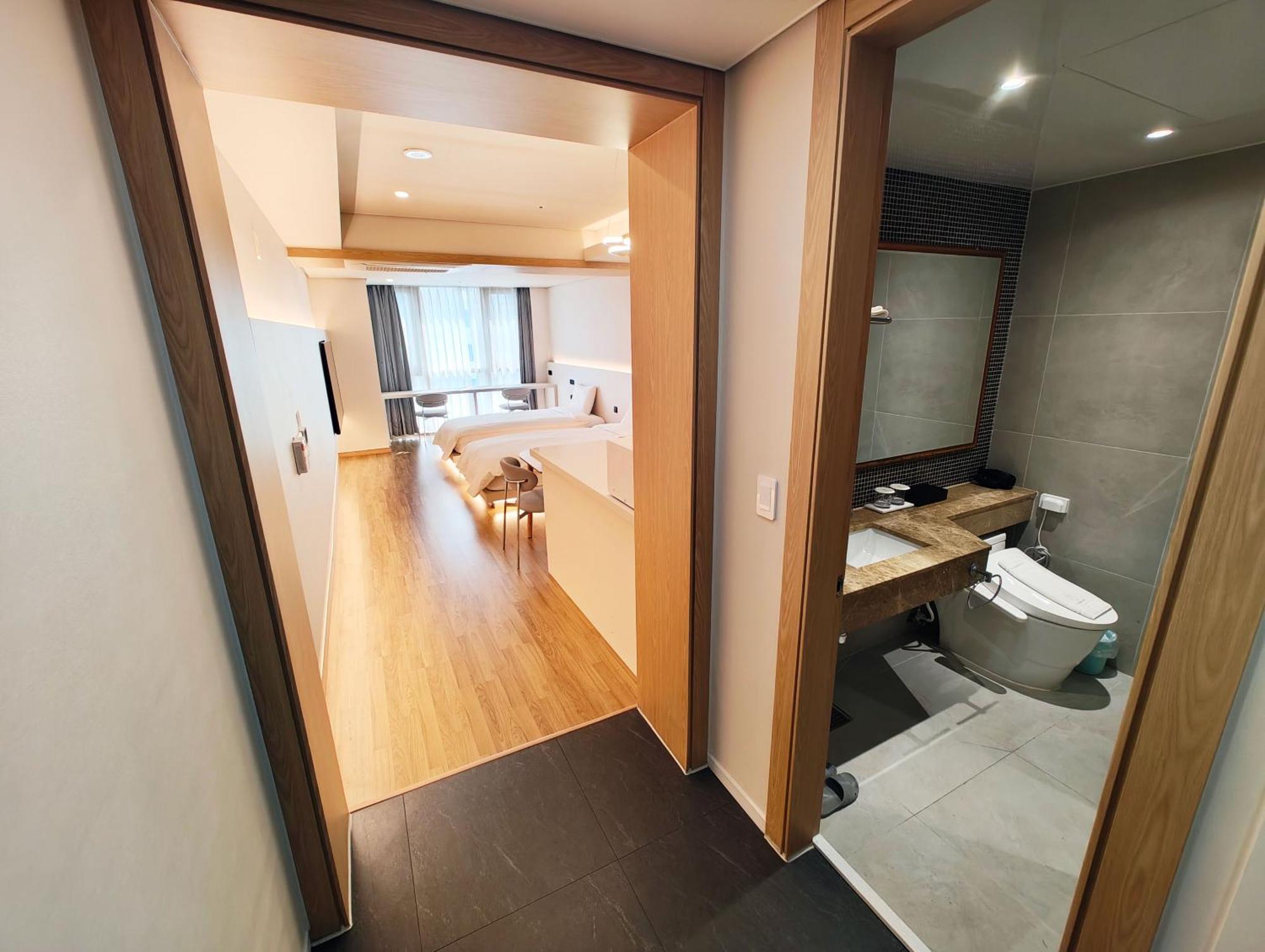 W Centum Khách sạn 4*