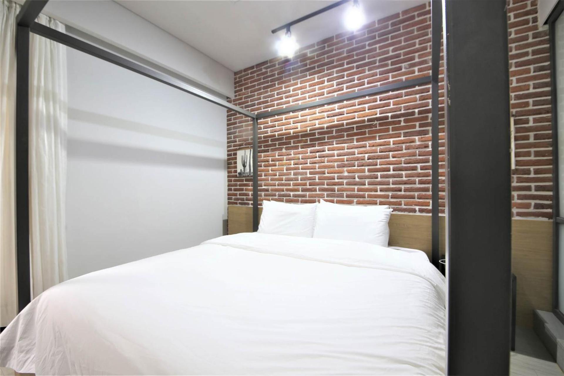 Hotel Seomyeon Hound 1st Street Busan