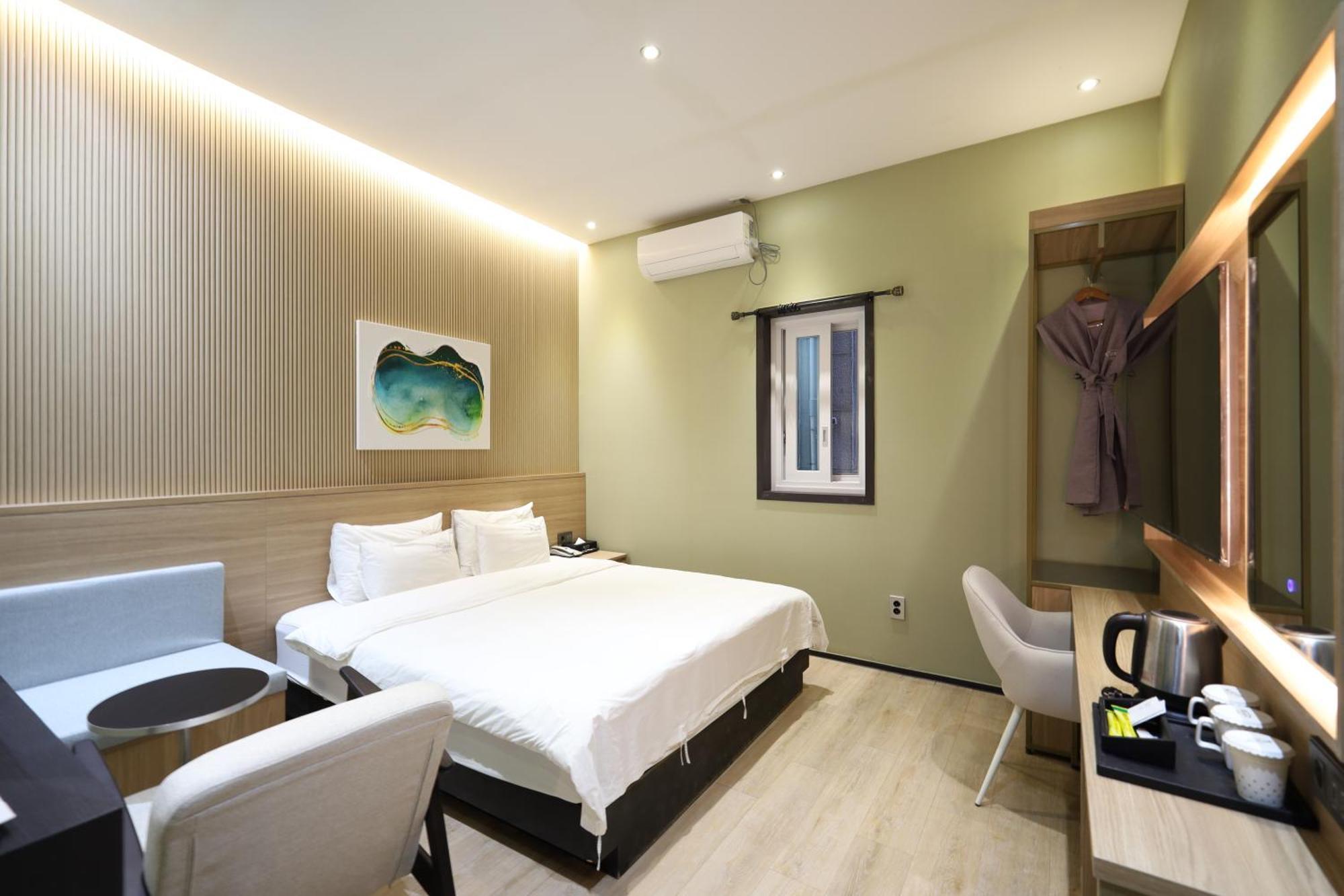 Almond Station Hotel
