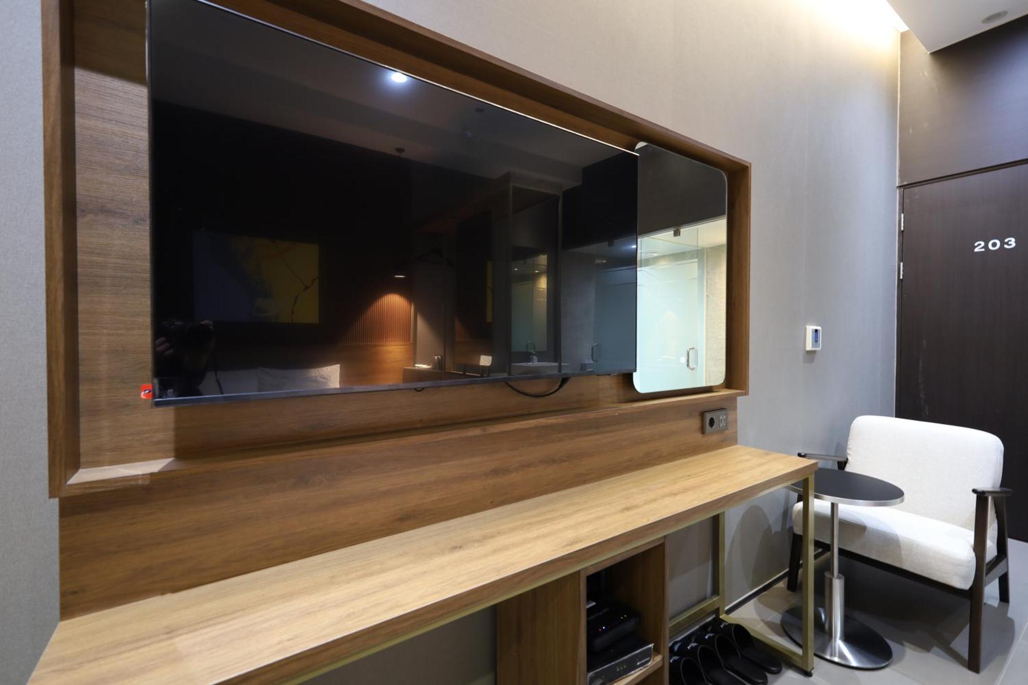 Almond Station Hotel 3*