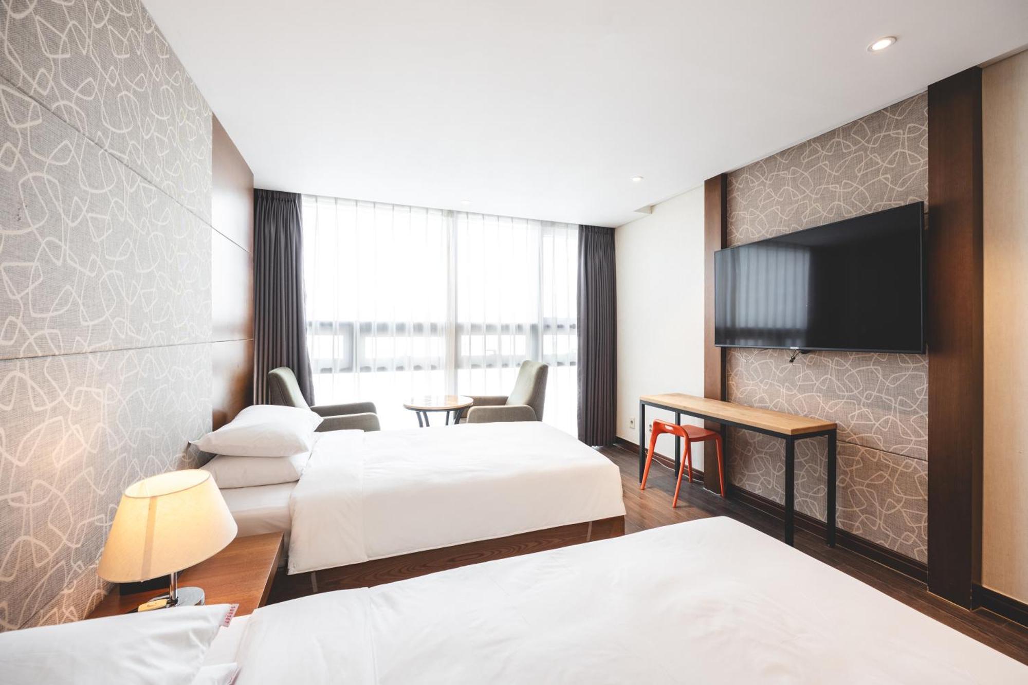 Sunset Hotel 3*