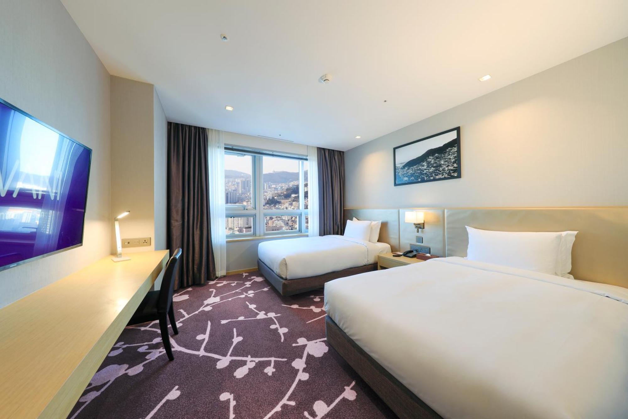 Avani Hotel 4*