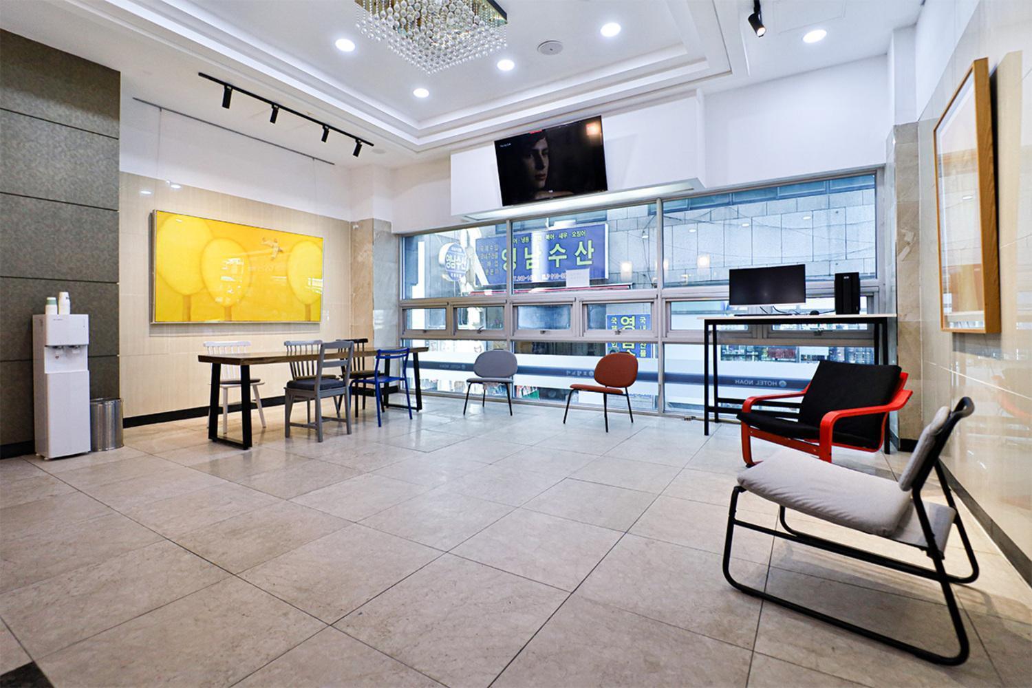 Noah Hotel