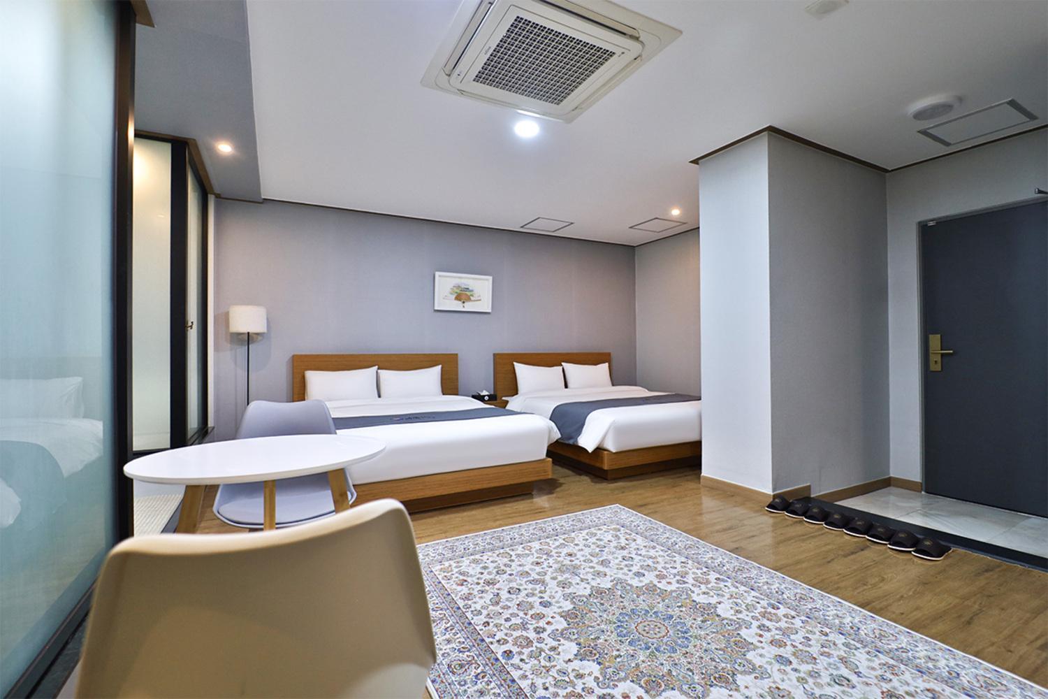 Hotel Noah 3*