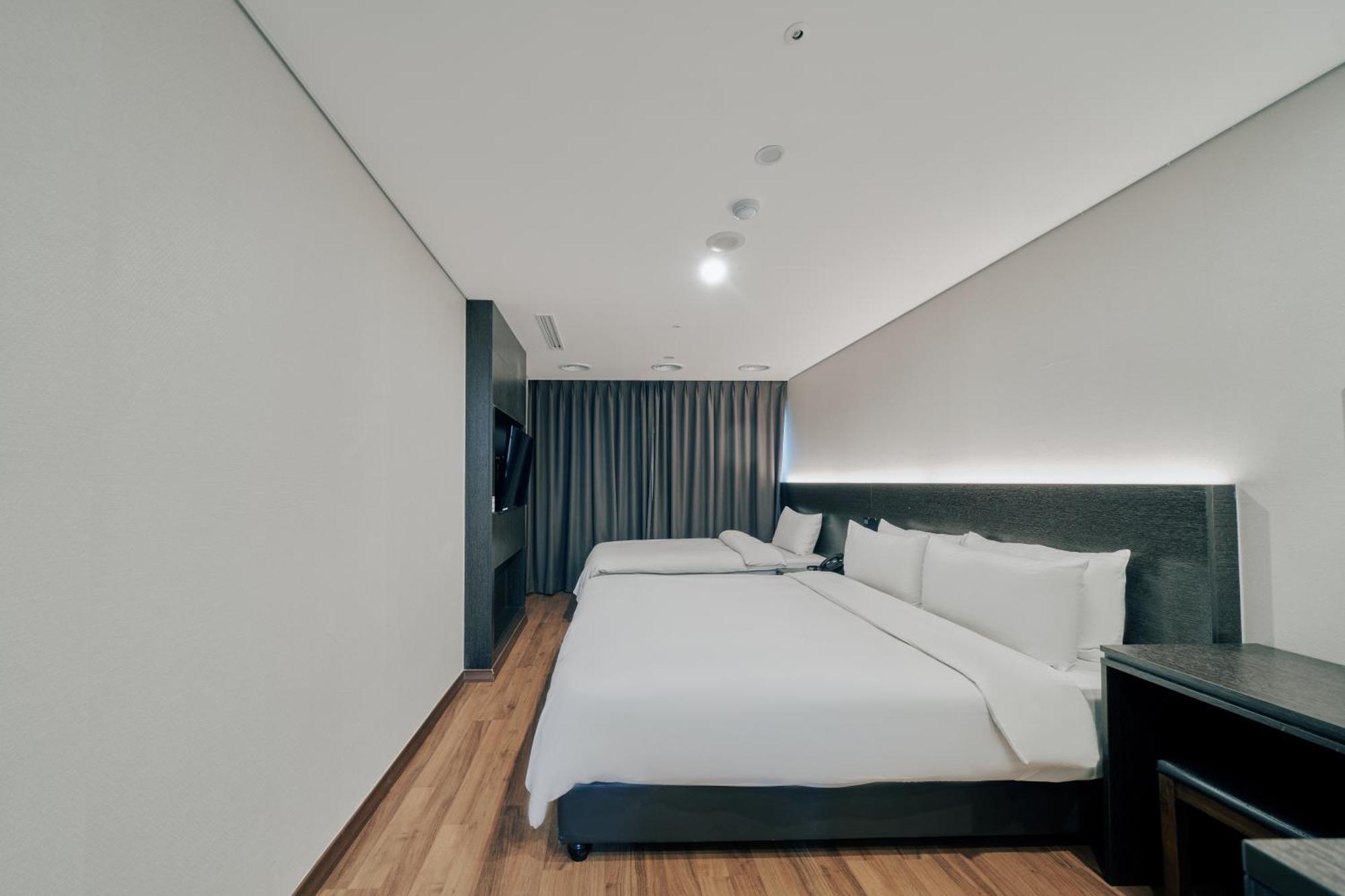 Hotel Aqua Palace 4*