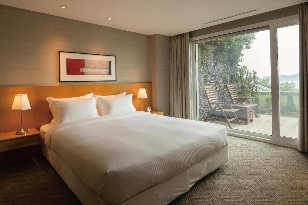 Illua Hotel