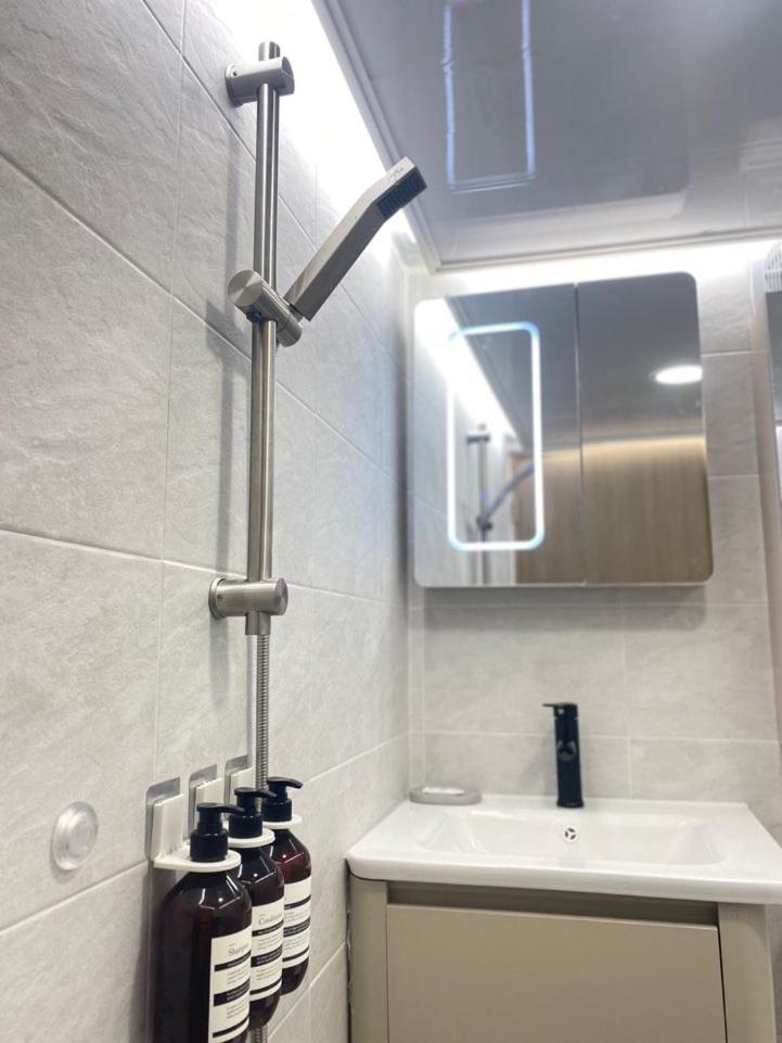 # 3room # 4bed # Gwangalli # Maximum 8 # Netflix # 120 Inch Beam Apartment Busan