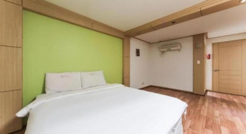 Motel Orange