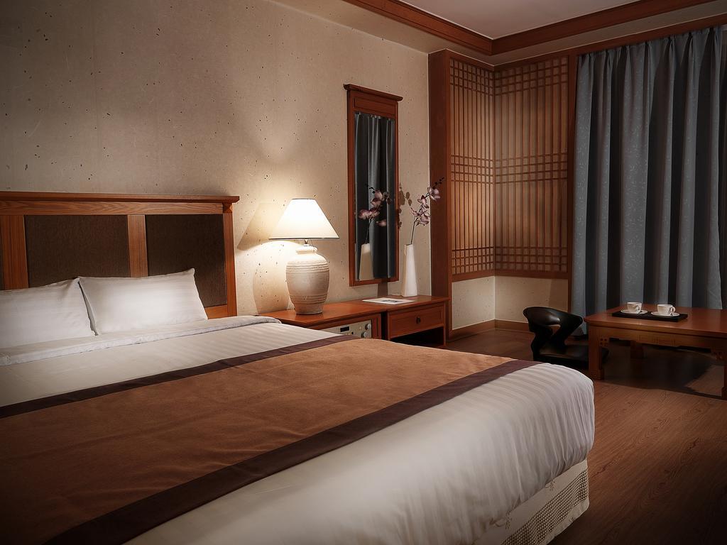 Hotel Paragon 4*