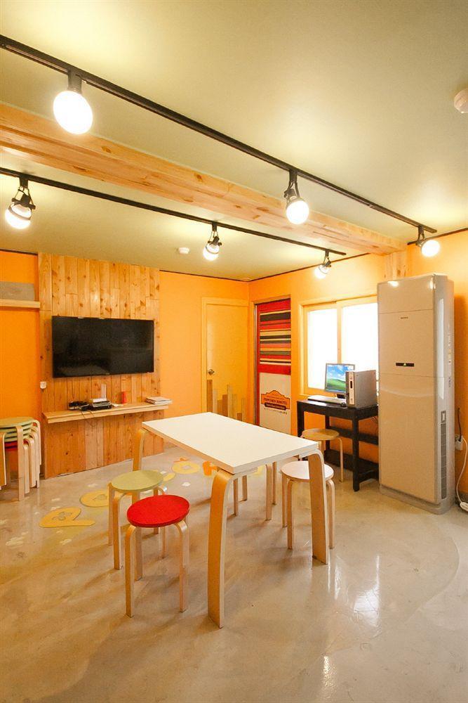 Popcorn Station Hotel 2*