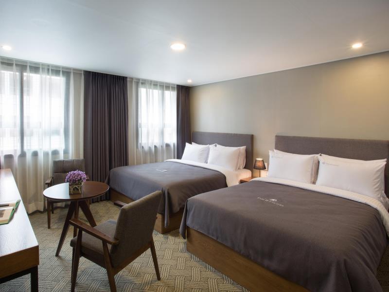 Hotel The Bs