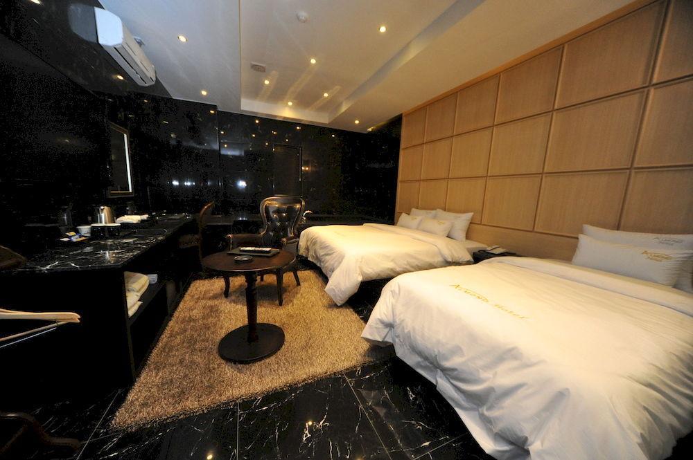 Almond Station Hotel 3*