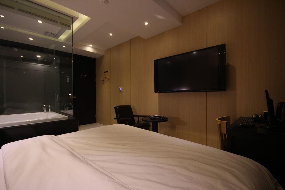 Almond Station Hotel Busan