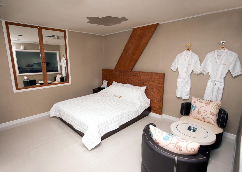 M Motel