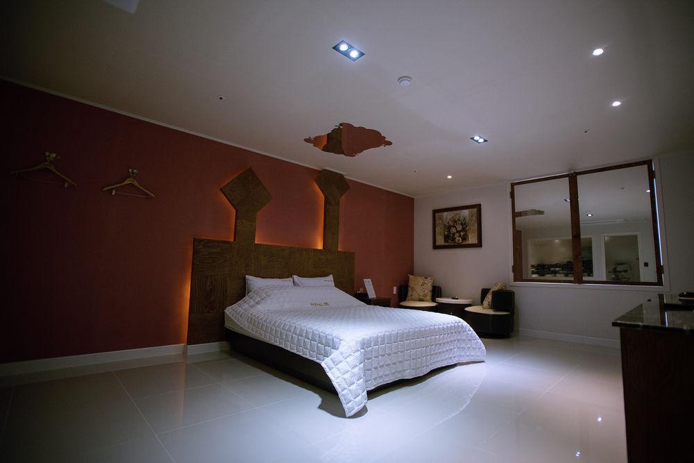 M Motel