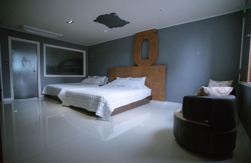 M Motel