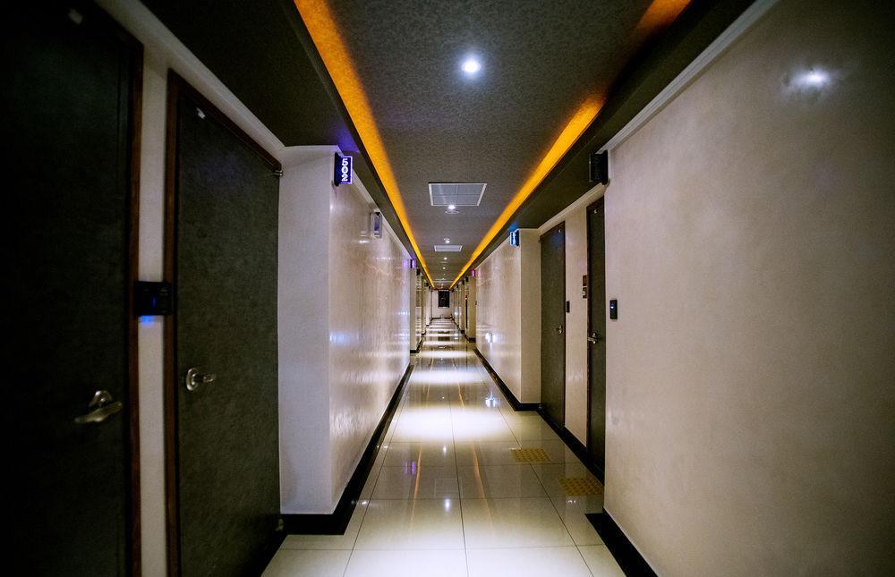 M Motel