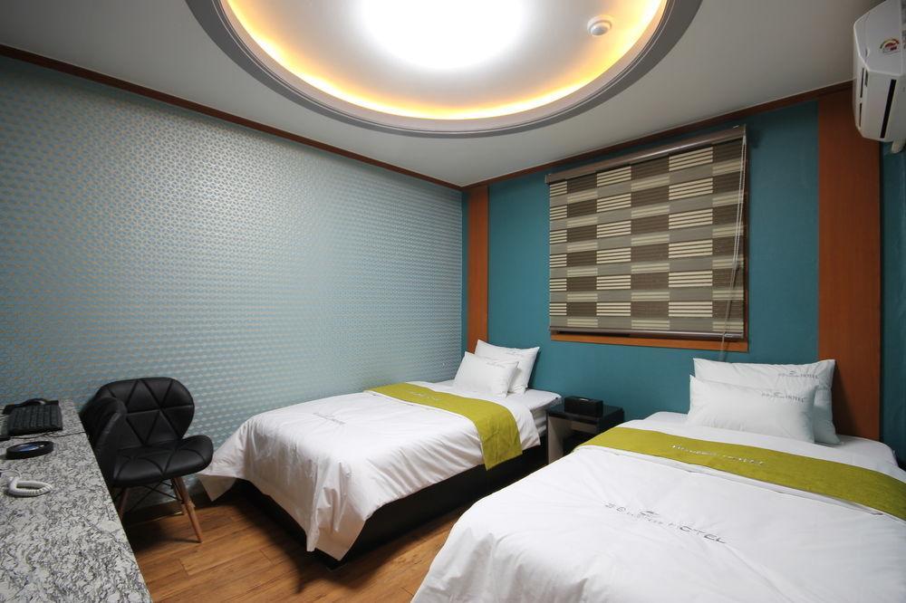 Business Station Motel