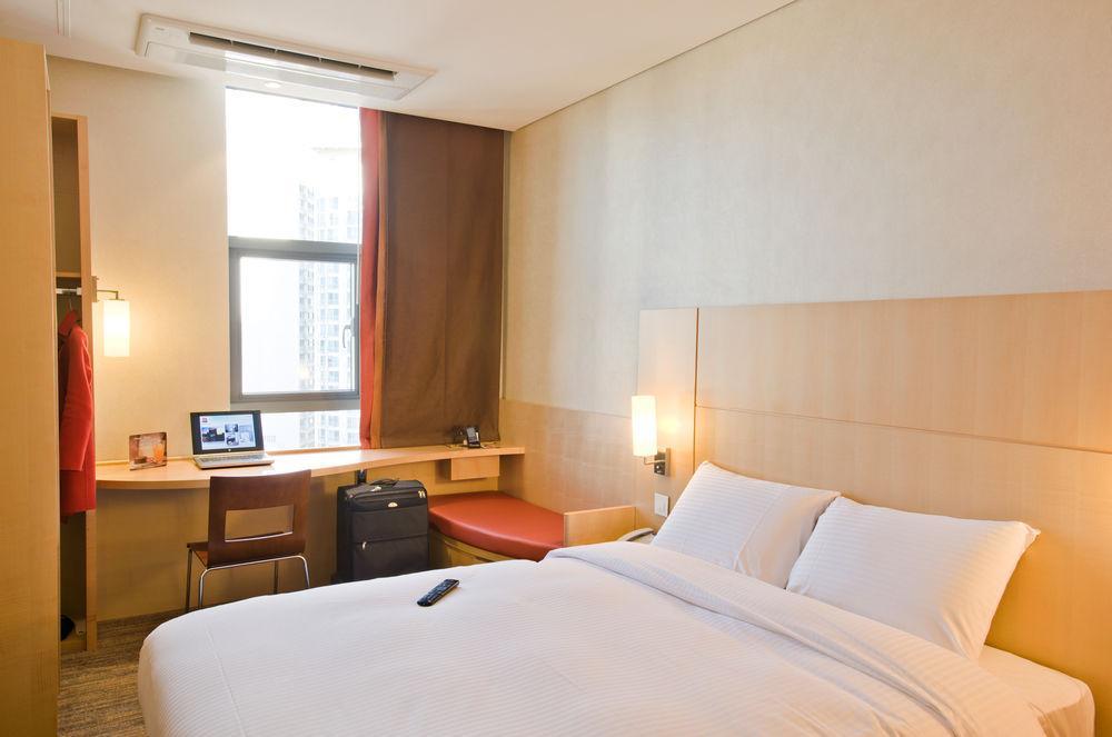 Ibis Ambassador Centre 3* Busan