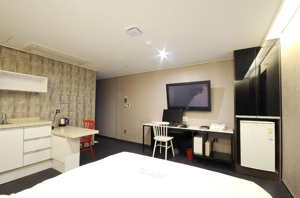 Queens Seomyeon Hotel 3*