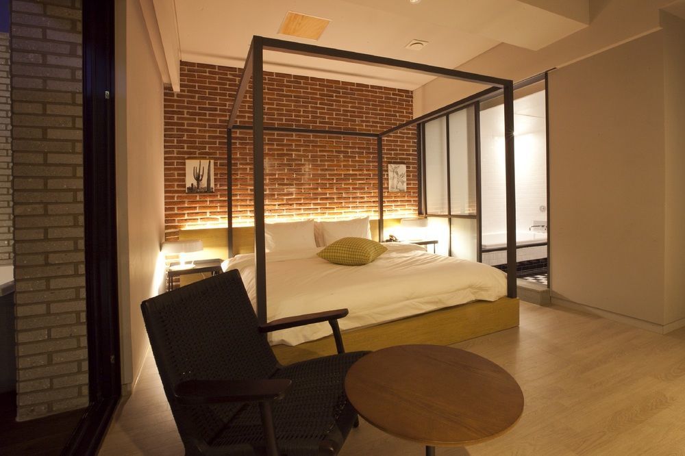 Seomyeon Hound 1st Street Hotel
