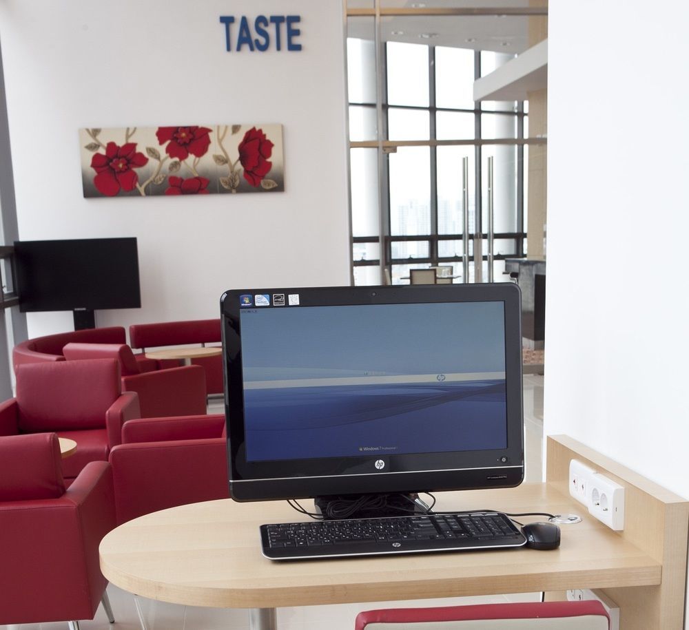 Ibis Ambassador Centre Hotel 3*