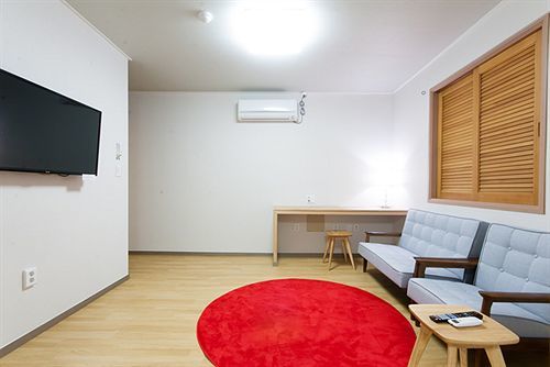 Uniqstay Hostel